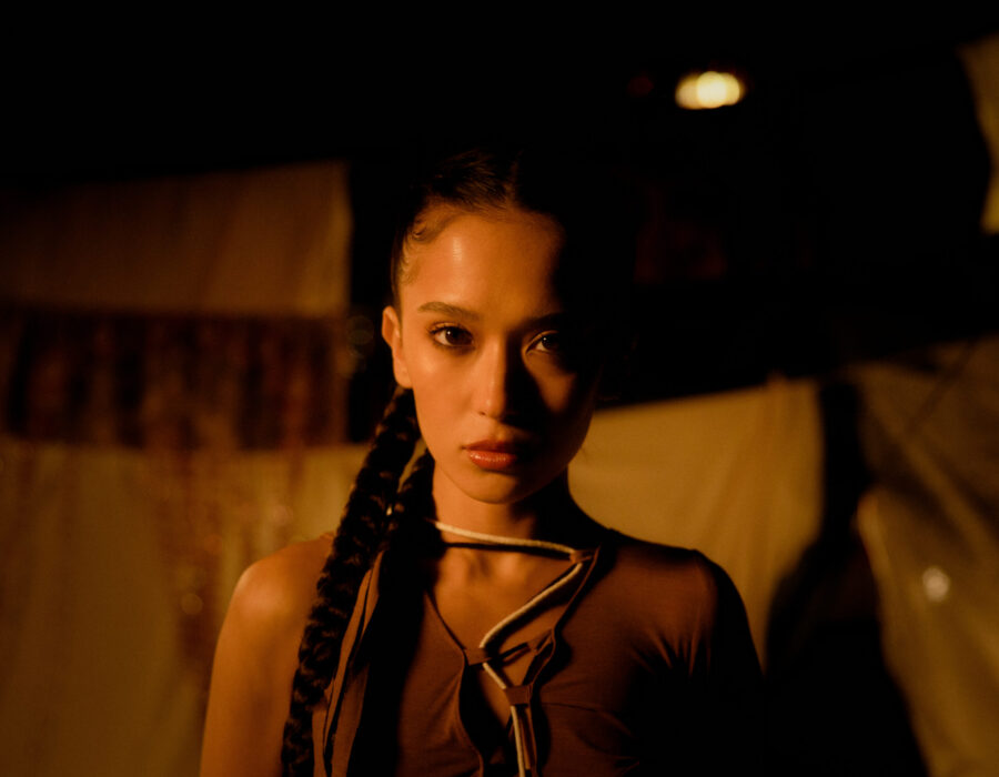 Dequine дропнула клип «Хороша»